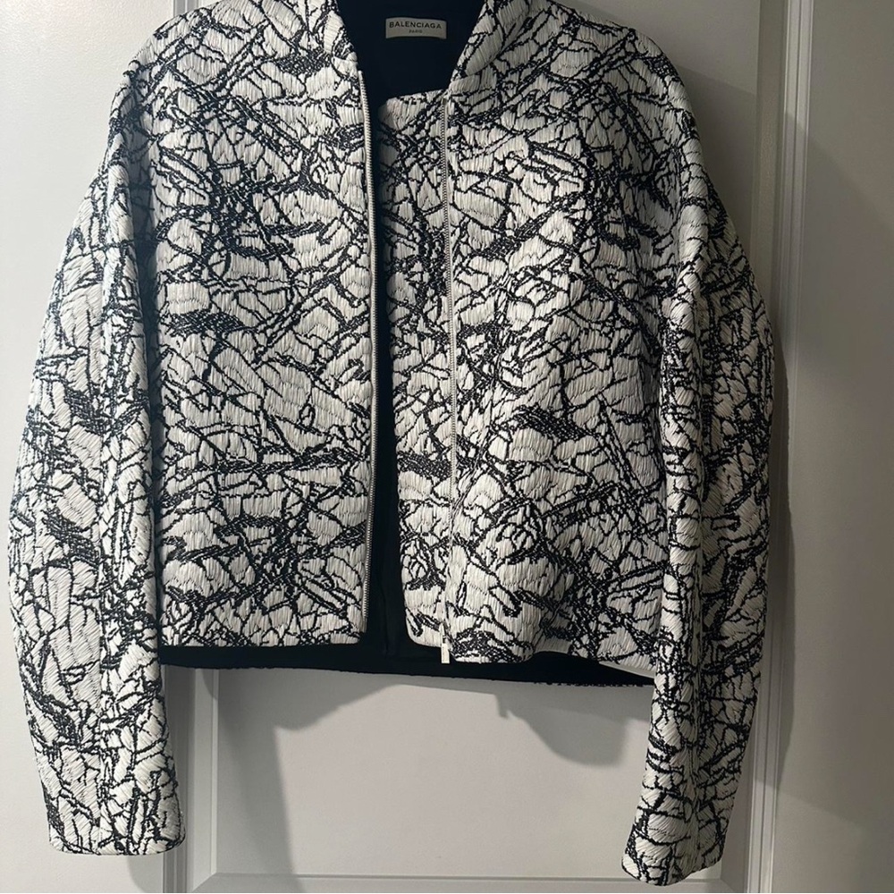 Authentic Balenciaga Stand out black and white Raffia  Jacquard Jacket.